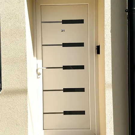 Vibe S31 ,ac,free Parking Lägenhet